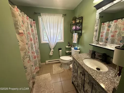 Bath - 46 Garrison Rd, Hazle Township, PA 18202 photo 1 of 2