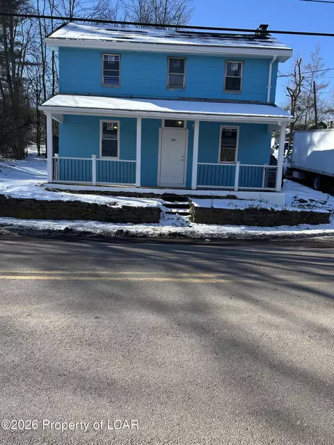 32 Middleburg St, White Haven, PA 18661