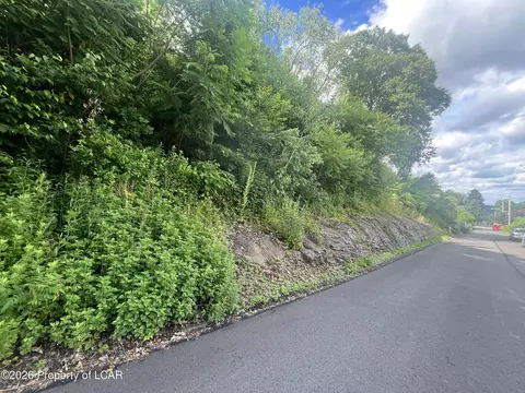 142 Smith Row, Plymouth, PA 18651