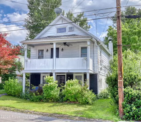 229 Simpson St, Dupont, PA 18641