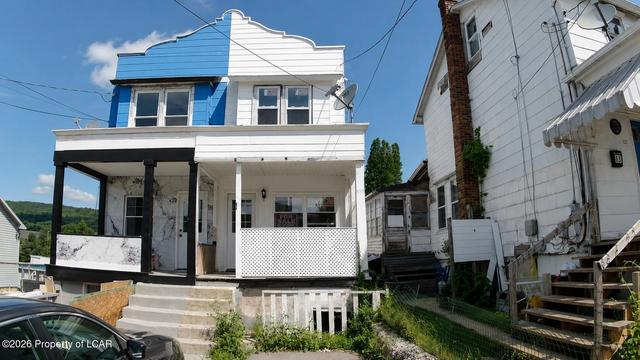 11 E Ruddle St, Coaldale, PA 18218
