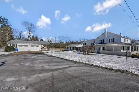 305 Sophia Coxe Dr, Freeland, PA 18224