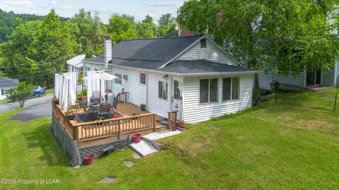79 First St, Harveys Lake, PA 18618