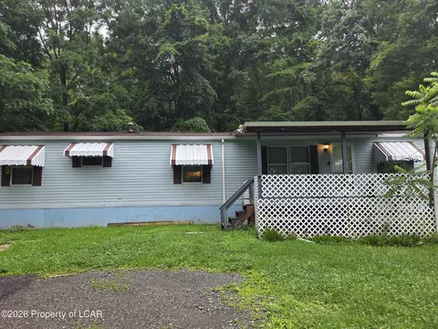 328 Old Tavern Rd, Hunlock Creek, PA 18621