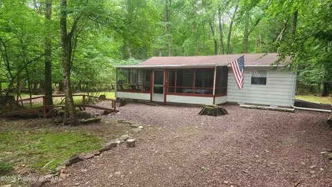 27 Brookside Dr, White Haven, PA 18661