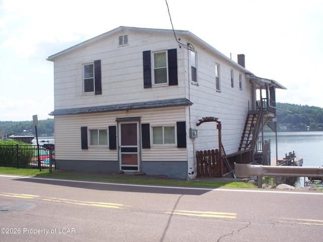 1718 Lakeside Dr, Harveys Lake, PA 18618