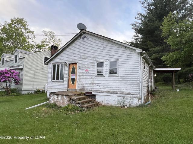 6 Snyders Ln, Mountain Top, PA 18707