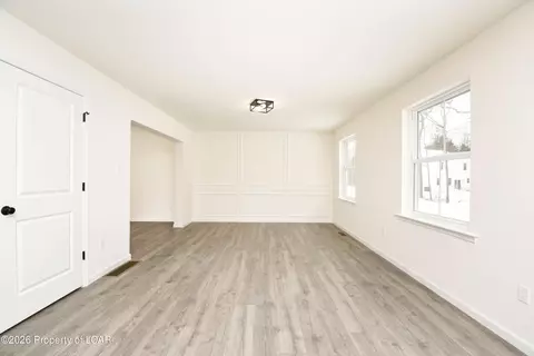 Living - 2460 E Venisa Dr, Hazle Township, PA 18202 photo 5 of 8