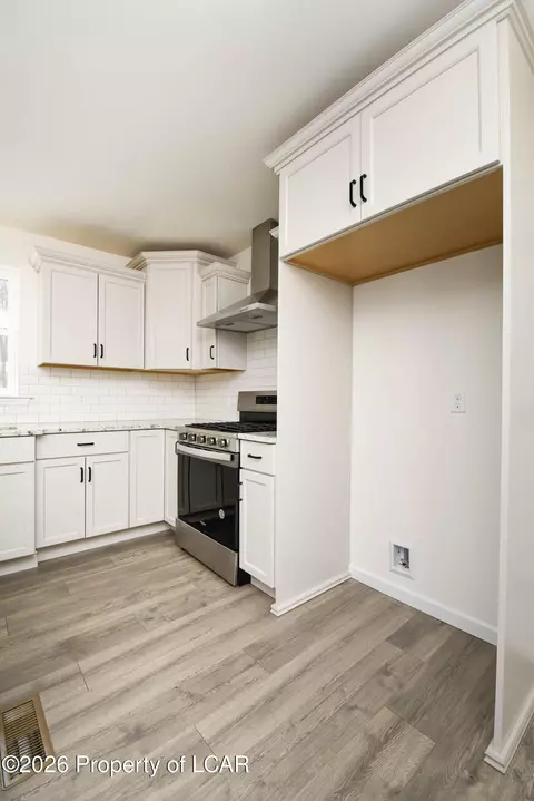 Kitchen - 2460 E Venisa Dr, Hazle Township, PA 18202 photo 3 of 4