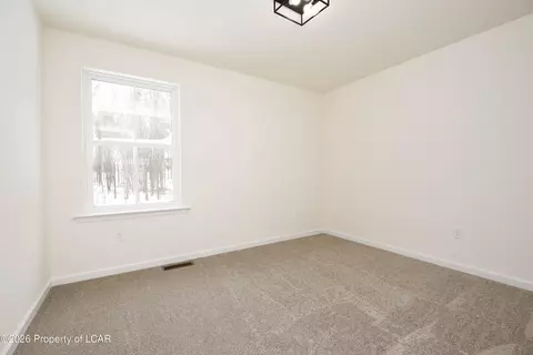 Bedroom - 2460 E Venisa Dr, Hazle Township, PA 18202 photo 7 of 10
