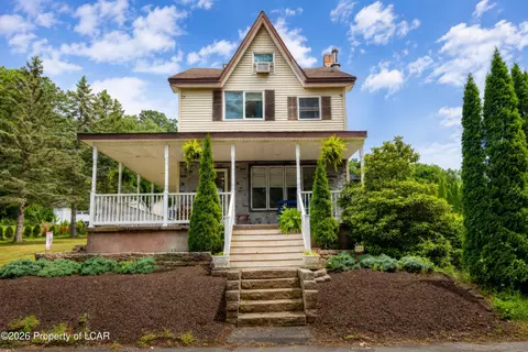 11 Bernhard Rd, Barnesville, PA 18214