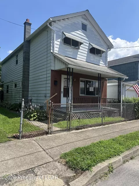 27 Russell St, Edwardsville, PA 18704