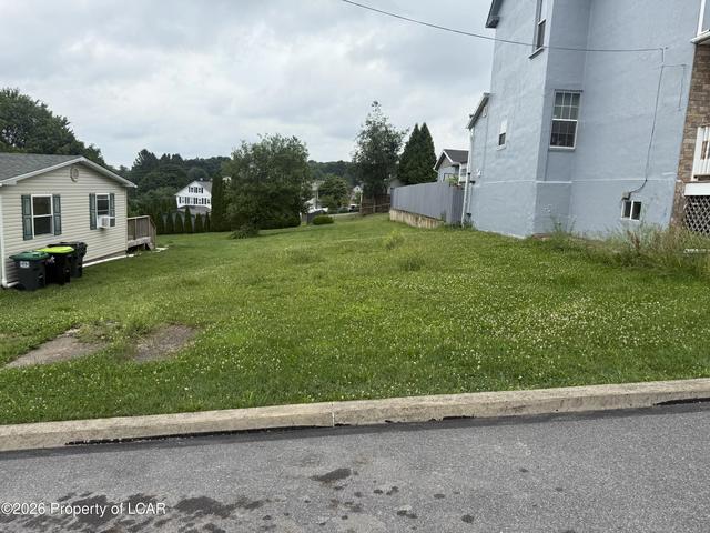1107 Centre St, Freeland, PA 18224