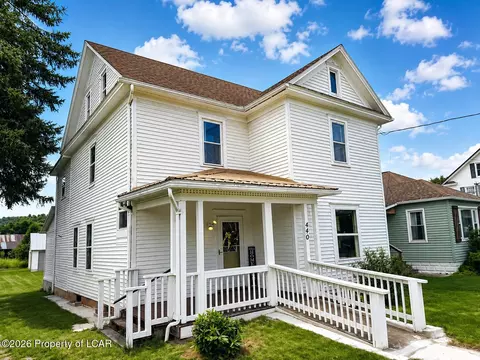 440 3rd St, Benton, PA 17814