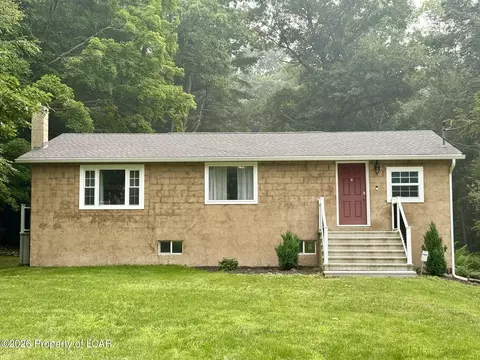 1273 Loyalville Outlet Rd, Harveys Lake, PA 18618