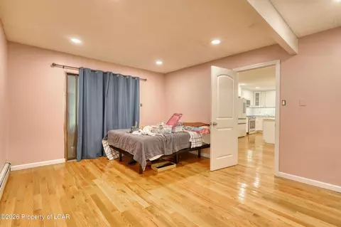 Bedroom - 1498 Deer Run, Bushkill, PA 18324 photo 1 of 8