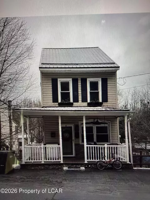 1148 W Coal St, Shenandoah, PA 17976