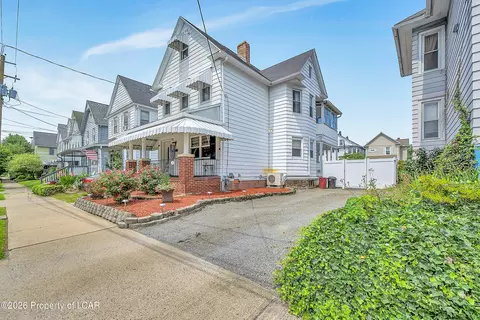 19 S Goodwin Ave, Kingston, PA 18704