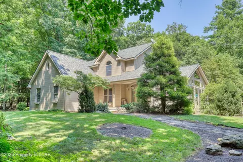 307 Grassy Pond Rd, Sweet Valley, PA 18656