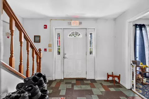Entry Way - 6 Forest Hill Rd, Hazleton, PA 18202 photo 1 of 2