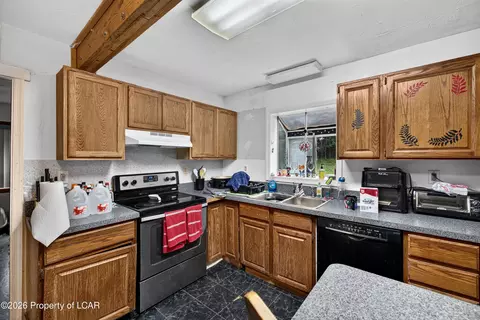 Kitchen - 6 Forest Hill Rd, Hazleton, PA 18202 photo 2 of 2