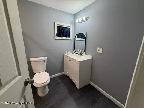 Bath - 98 Rose Ln, Old Forge, PA 18518 photo 1 of 3