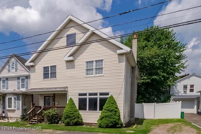 17 Cotton Ave, Hudson, PA 18705