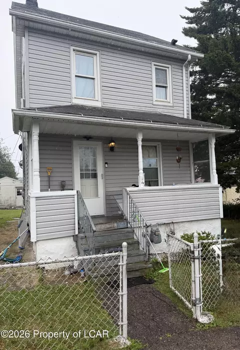 126 Samuels Ave, Hazleton, PA 18201