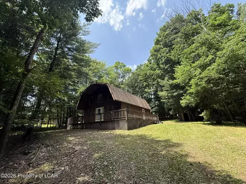 2542 Skyway Dr, Kunkletown, PA 18058