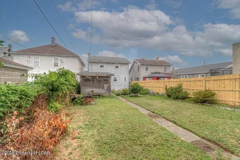 Exterior - 409 Carleton Ave, Hazleton, PA 18201 photo 3 of 6