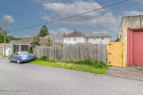 Exterior - 409 Carleton Ave, Hazleton, PA 18201 photo 5 of 6
