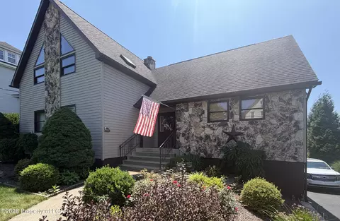 165 Chapel St, Pittston, PA 18640