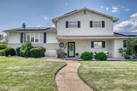 106 E Pheasant Dr, Larksville, PA 18704