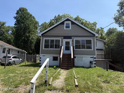 1213 Hazel St, Harveys Lake, PA 18618