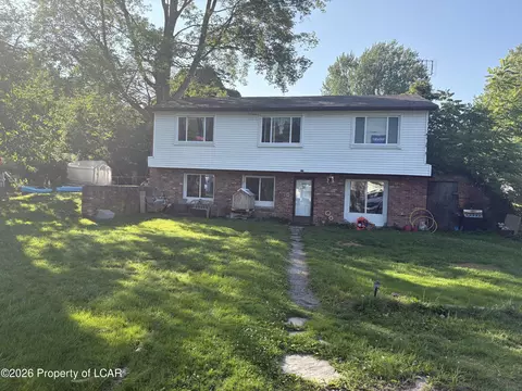 19 Wood St, Harveys Lake, PA 18618