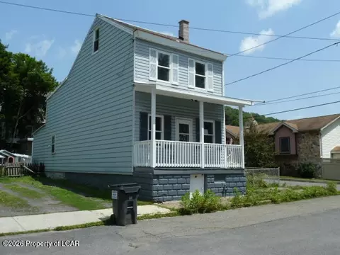14 N Line St, Girardville, PA 17935