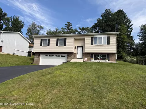 19 Valley View Dr, Mountain Top, PA 18707