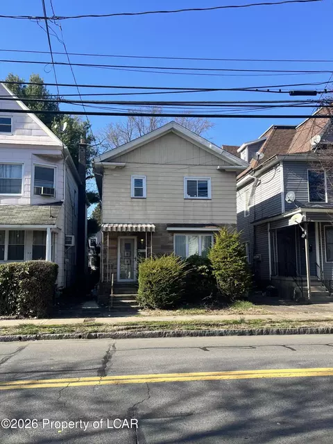 31 Carey Ave, Wilkes-barre, PA 18702