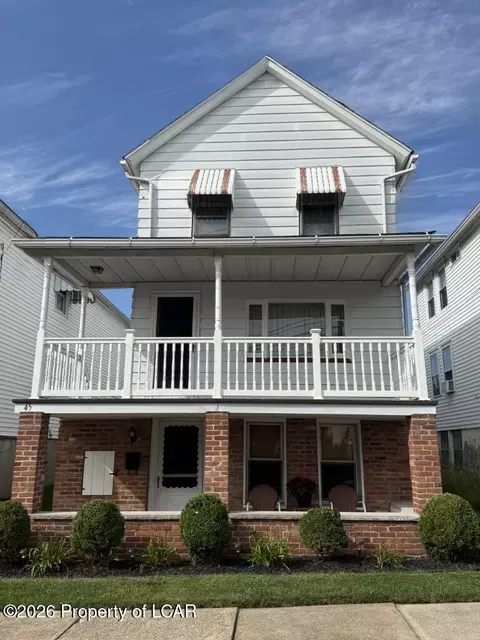 45 Poplar St, Plains, PA 18705