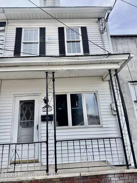 213 W Columbus St, Shenandoah, PA 17976