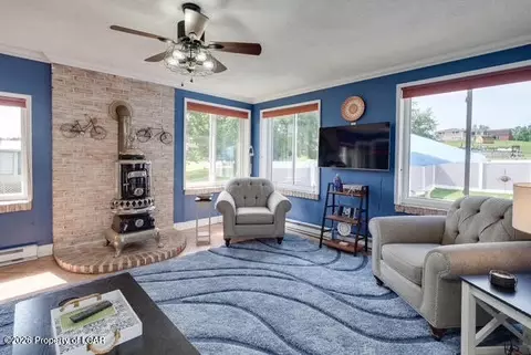 Living - 7 Pine Dr, Shavertown, PA 18708 photo 4 of 5