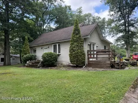 235 Nuangola Rd, Mountain Top, PA 18707