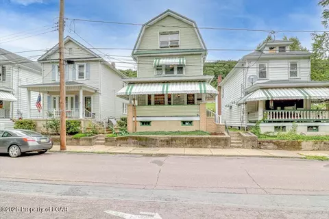31 Railroad St, Glen Lyon, PA 18617