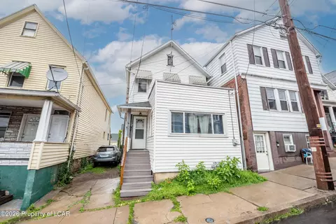34 Oxford St, Wilkes Barre, PA 18706