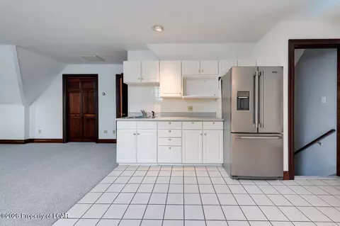 Kitchen - 550 Lantern Hill Rd, Shavertown, PA 18708 photo 8 of 9