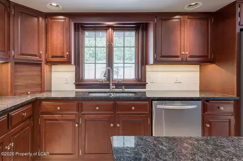 Kitchen - 550 Lantern Hill Rd, Shavertown, PA 18708 photo 2 of 9
