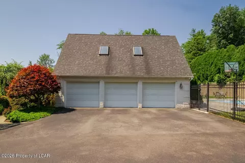Exterior - 550 Lantern Hill Rd, Shavertown, PA 18708 photo 7 of 11