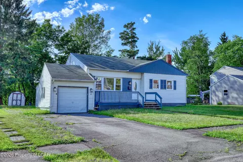 8 N Park Ln, Mountain Top, PA 18707