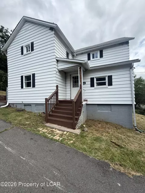 1699 W Main St, Plymouth, PA 18651