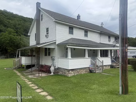 1515 Tomhicken Rd, Fern Glen, PA 18241